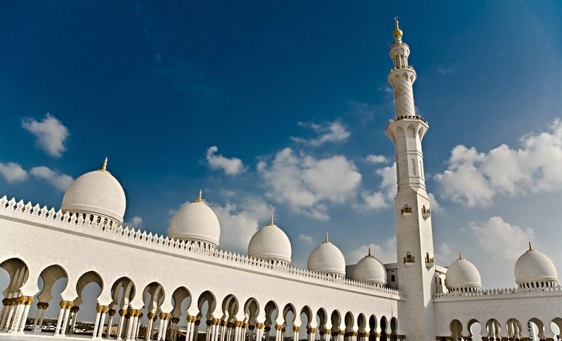 دور إمام وخطيب المسجد في تقوية عقيدة وأخلاق المسلمين 